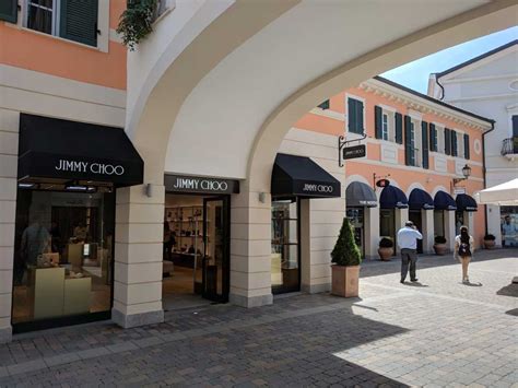 outlet serravalle elenco negozi